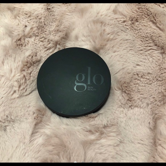 GLO Skin Beaty Pressed Base Honey Dark - Picture 1 of 3